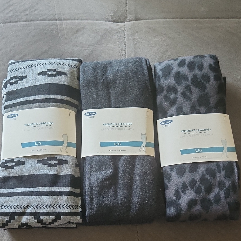 Gray and Black Women's Leggings Set